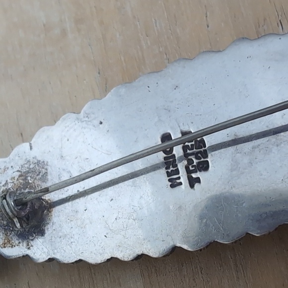 Large Onyx Sterling Silver Oblong Pin Brooch - Picture 4 of 6